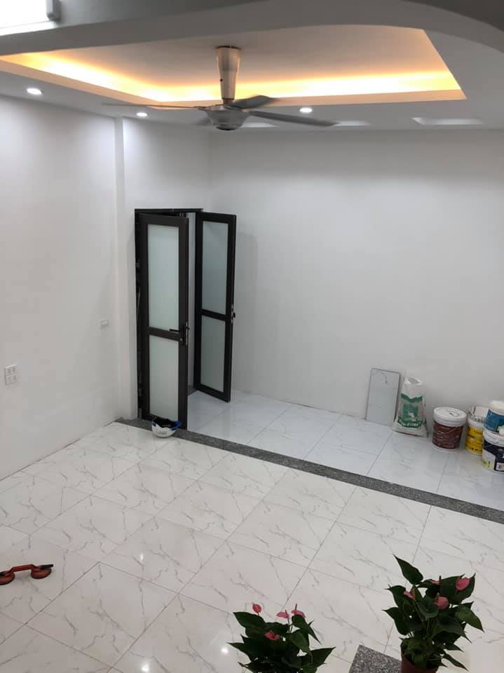 Bán Nhà ĐẸP ở Kim Giang, ngõ ÔTô tránh, Thông ra Nguyễn Xiển, 35m2x4T, MT4m, Chỉ 2 TỶ 980