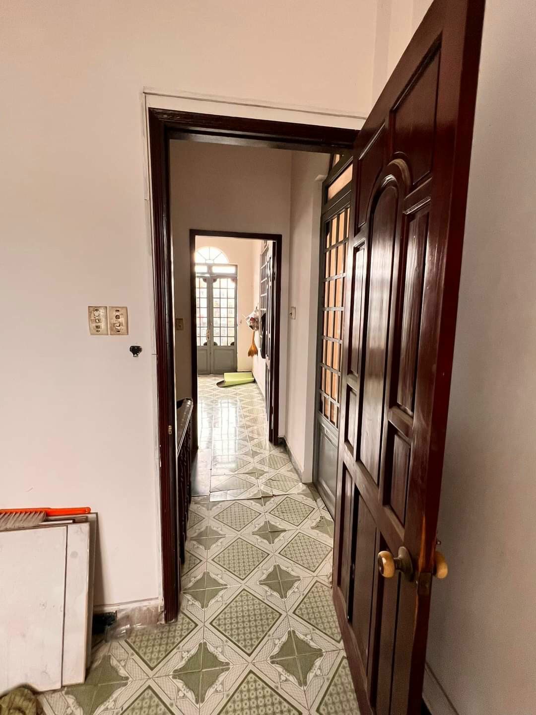 Nhà hẻm 5m ô tô, Tân Bình, 5 x 11.5m, chỉ 8.9 tỷ, Lưu Nhân Chú