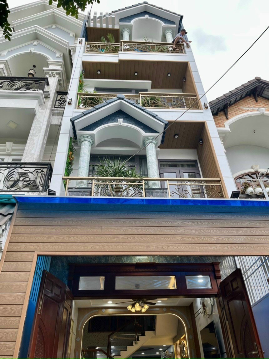 Nhà đẹp, 4 lầu, Nguyễn Đình Chiểu, 4.2 x 15.5m, 8.5 tỷ, Phú Nhuận