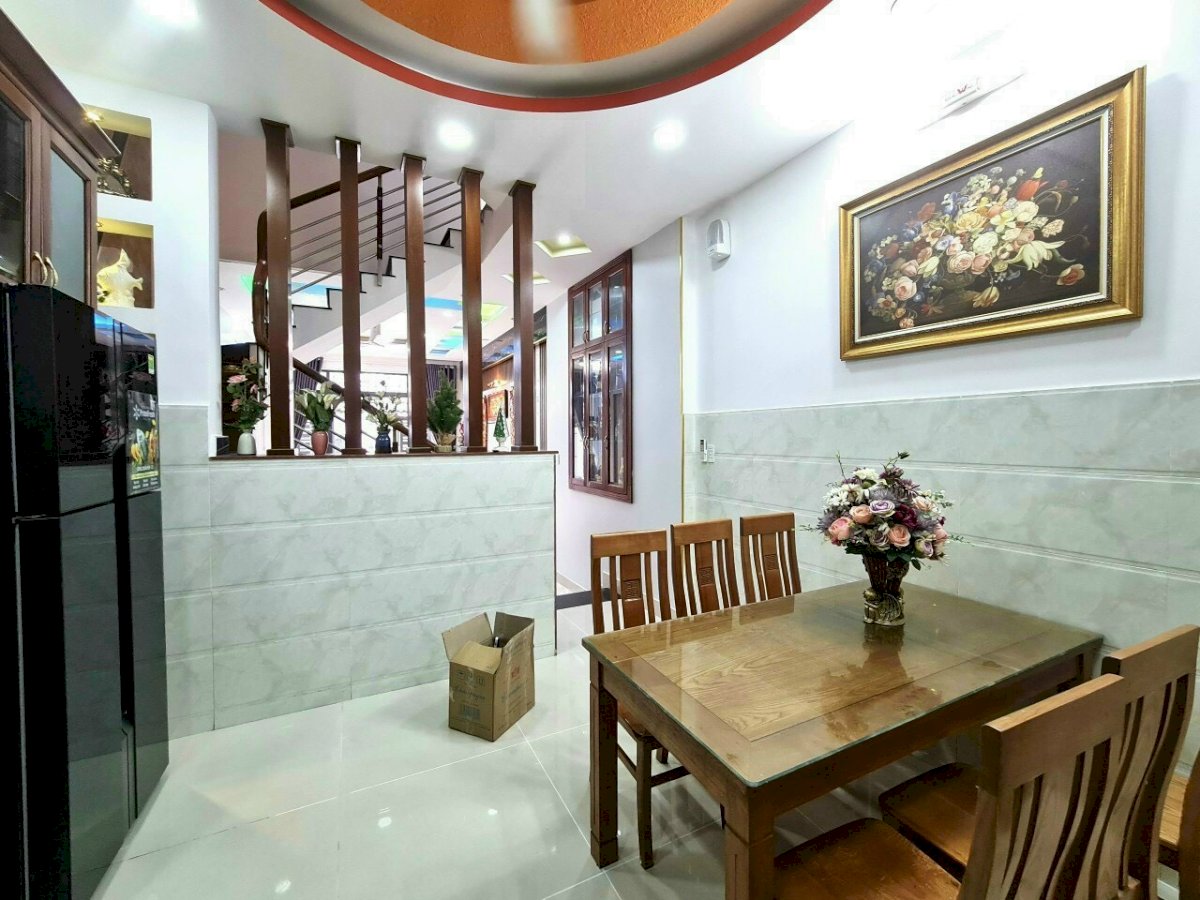 Nhà Vip, Nguyễn Đình Khơi, 3 lầu, 4 x 15m, chỉ 7.3 tỷ, Tân Bình