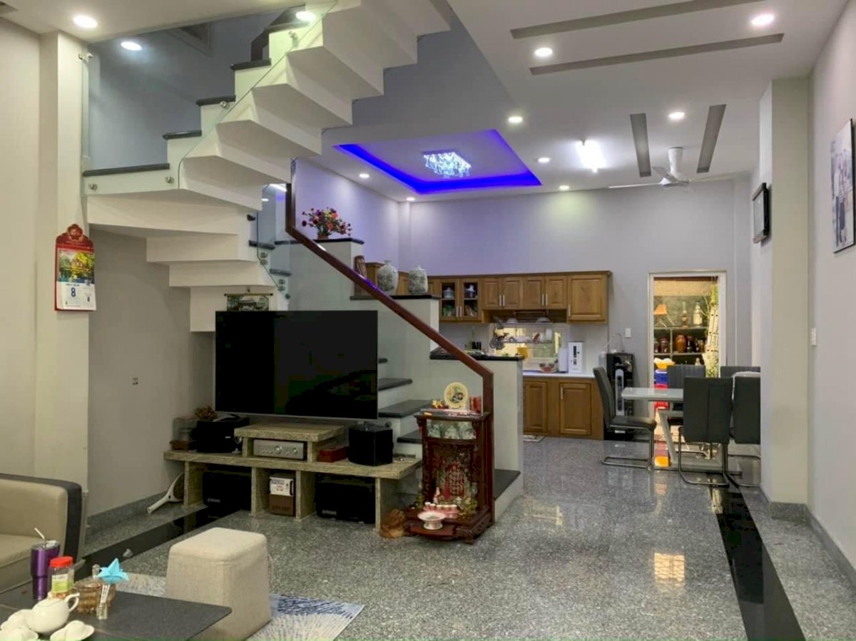 Hẻm 4m, 2 lầu, Thích Quảng Đức, 4.2 x 14m, chỉ 7.4 tỷ, Phú Nhuận