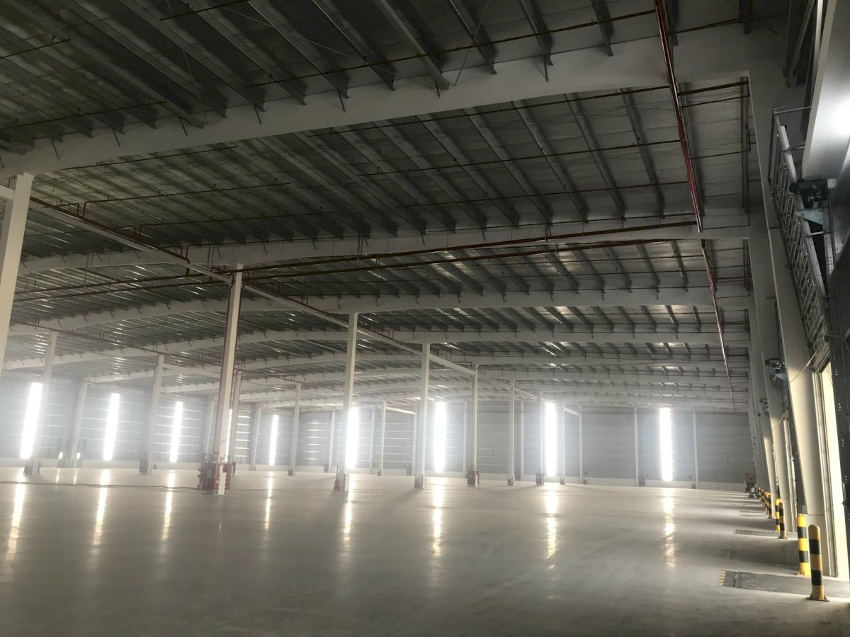 Cho thuê nhà xưởng/ kho diện tích 3200m2 , 6000 và 10.000m2 KCN Yên Phong, PCCC tự động. LH 0988 457 392
