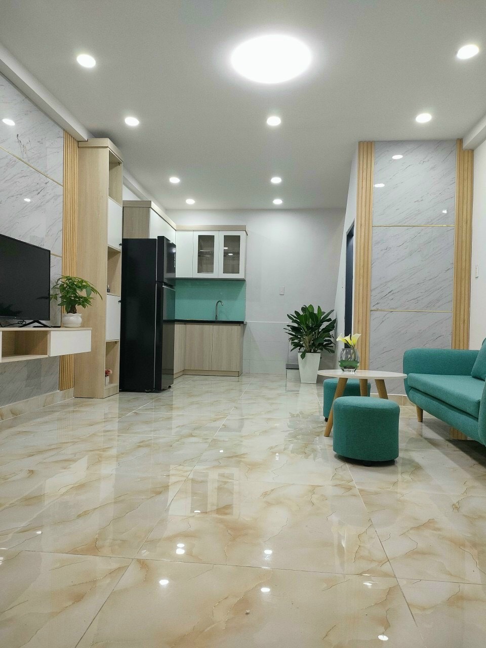 Nội thất đẹp, Huỳnh Văn Bánh, 4 x 8.5m, 2 lầu, 5.75 tỷ, Phú Nhuận