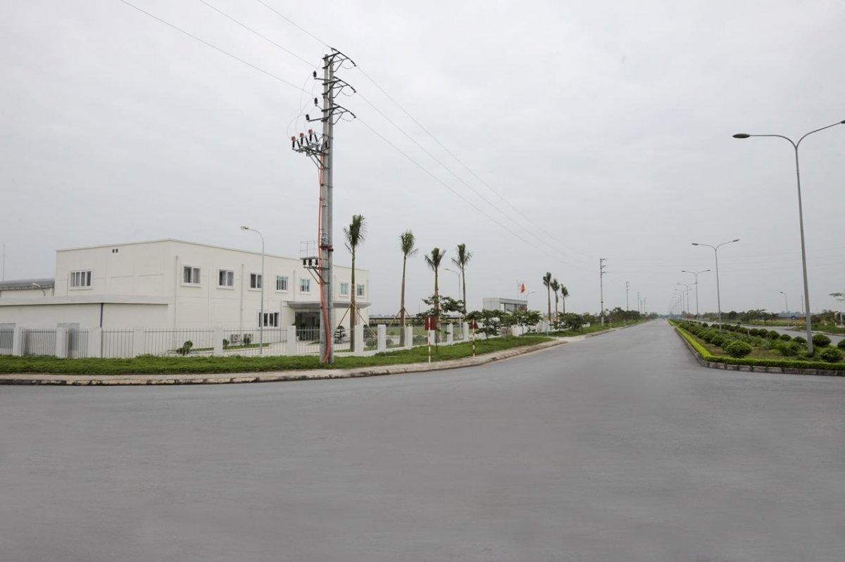 Bán 8.000m2 đất KCN Châu Sơn, nhà xưởng 1.000m2, mặt trục đường chính, giá 1.8tr/m2.