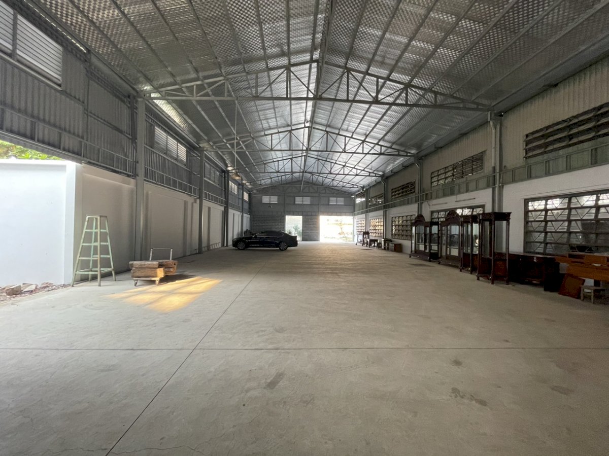 Cho thuê kho xưởng mặt tiền đường container tại Phạm Hùng, Quận 8, TP.HCM