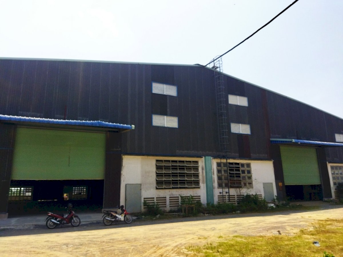 Cho thuê kho xưởng 12.800m2 mặt tiền đường tại xã Lương Hòa, huyện Bến Lức, tỉnh Long An