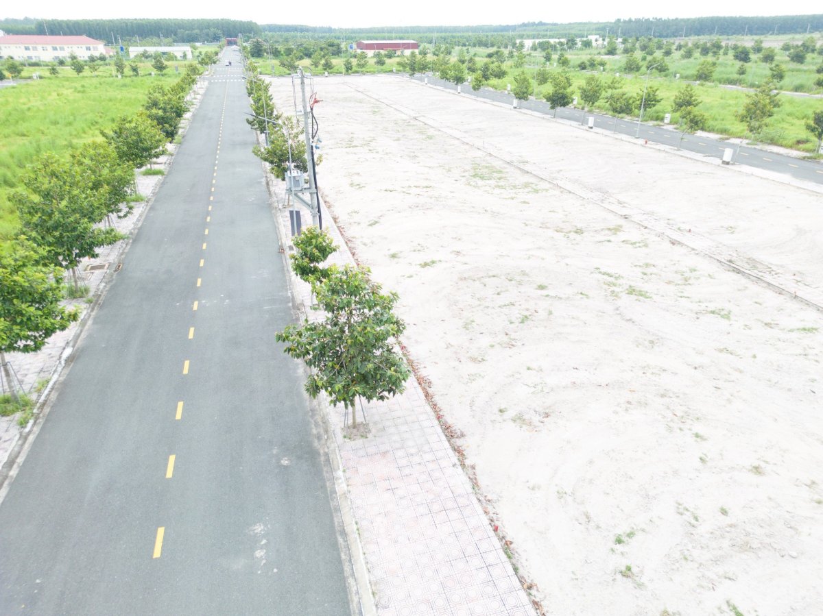 Bán đất gần mặt tiền đường QL13 tại tt Lai Uyên, Bàu Bàng, Bình Dương diện tích 100m2 giá rẻ 820tr