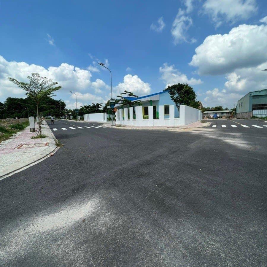 Bán đất cạnh mặt tiền đường QL13 tại tt Lai Uyên, Bàu Bàng, Bình Dương diện tích 100m2 giá rẻ 700tr