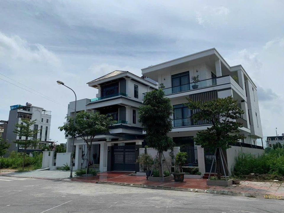 Chính chủ bán Biệt thự mới xây 3 tầng 240m2 tại KĐT mới Cao Xanh - Hà Khánh A, tp Hạ Long.
