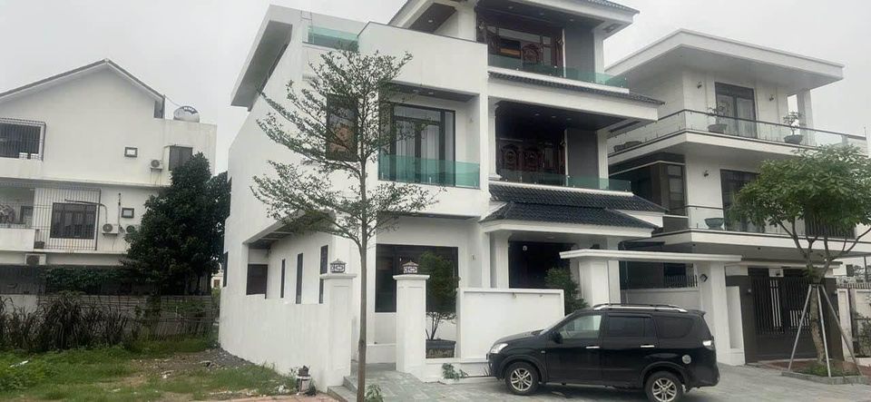 Chính chủ bán Biệt thự mới xây 3 tầng 240m2 tại KĐT mới Cao Xanh - Hà Khánh A, tp Hạ Long.