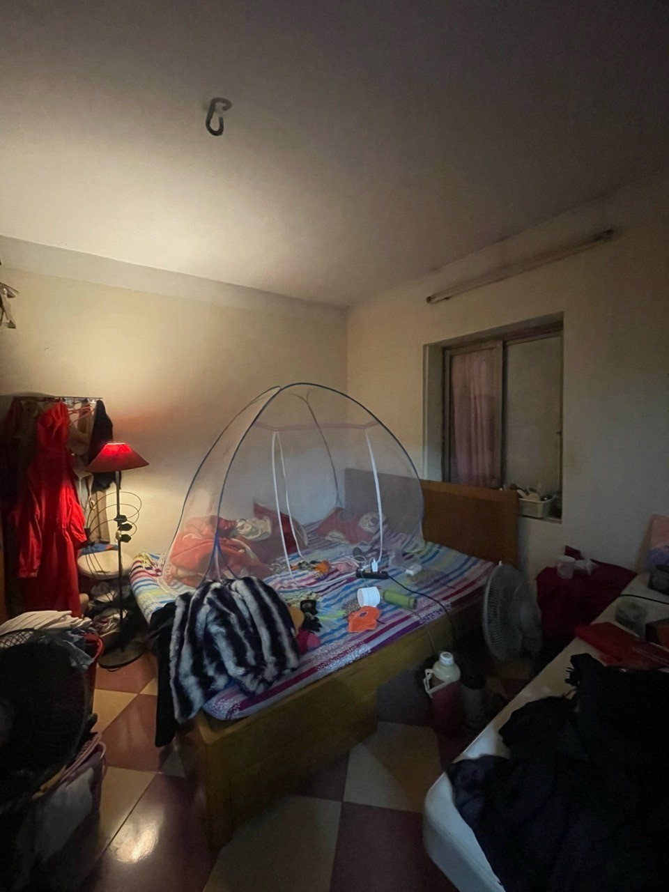 Bán căn hộ tập thể mặt phố Vũ Trọng Phụng, Thanh Xuân, 70m2, 2 ngủ thoáng, view mặt phố