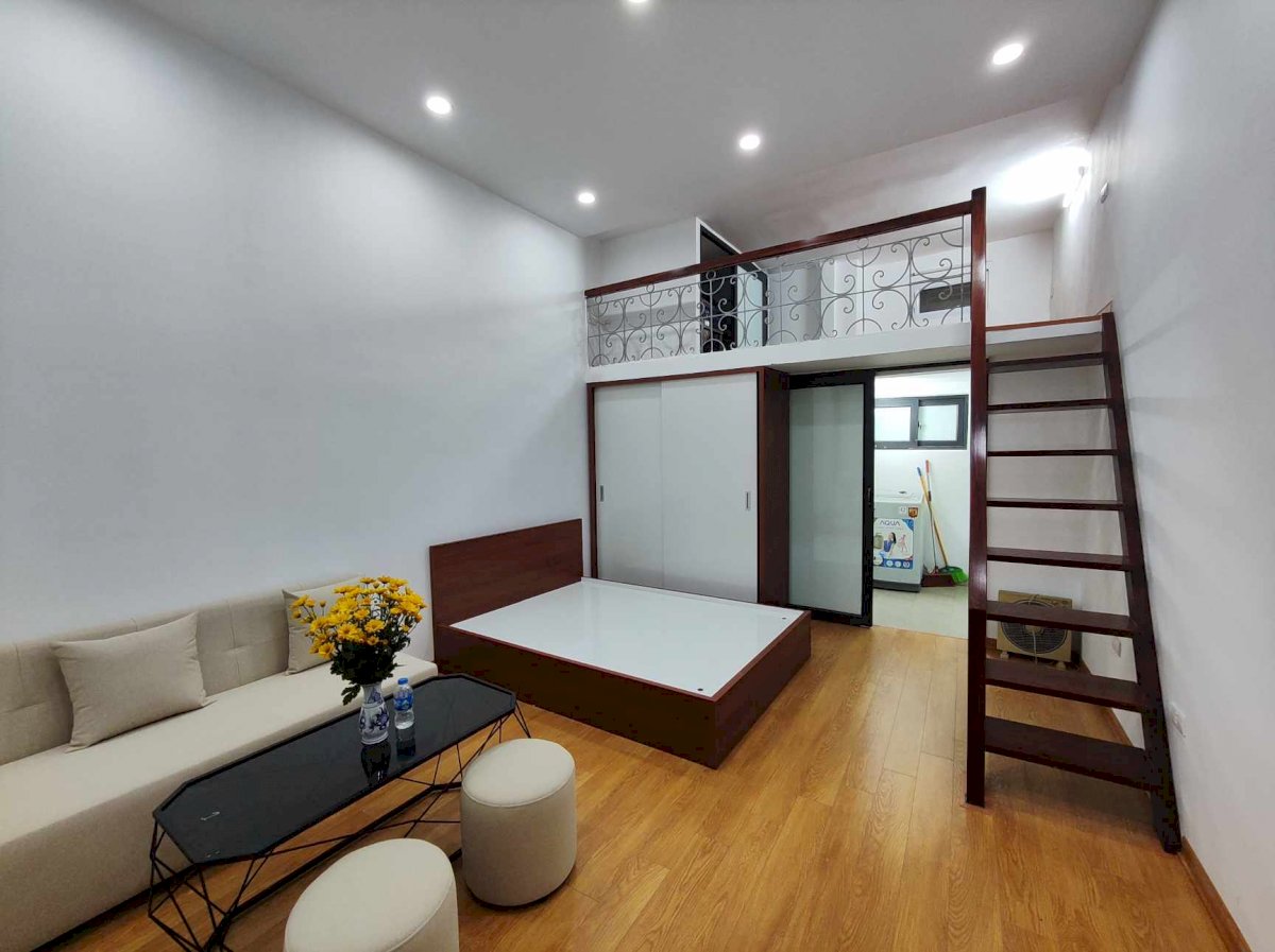 Bán căn hộ tập thể phố Nguyễn Chí Thanh, Đống Đa, 45m2, nhà đẹp full nội thất, gần phố
