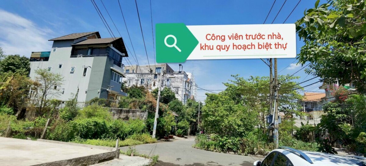 Bán Biệt thự 300m2. Mặt tiền đường, gần sông Sài Gòn, sau TTTM Gigamall