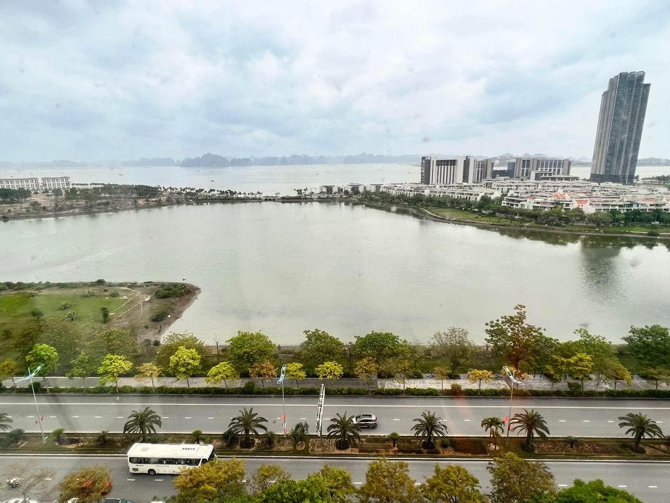 Do chuyển định cư không sử dụng nên cần bán căn hộ 2Pn 63m2 trung tâm Bãi Cháy, Hạ Long.