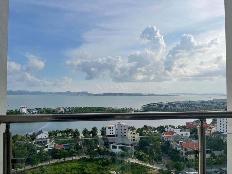 Bán căn chung cư 2PN 68m2 View Chính Biển Toà Newlife mặt Đường Hoàng Quốc Việt, trung tâm DL Bãi Cháy, Hạ Long