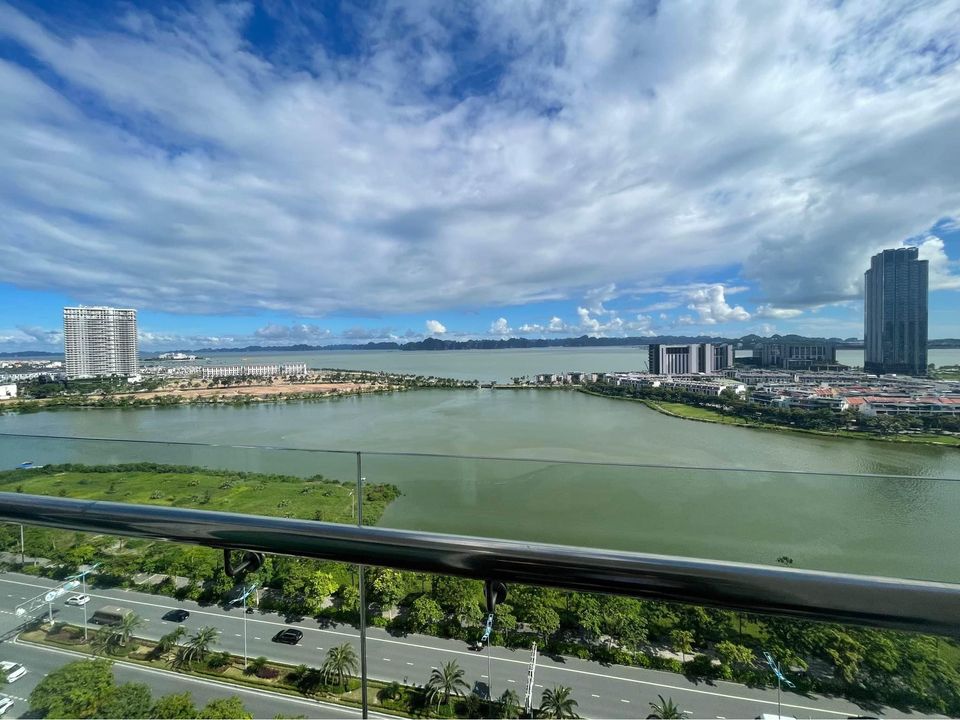 Cần bán Căn hộ chung cư Bim 17 tầng, dự án Green Bay Towers, Diện tích 76m². Liên hệ: 0888766676