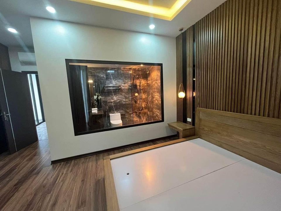 Chính chủ bán nhà lô góc 3 mặt tiền 80m2 tại Cao Xanh, Hạ Long gần biển.