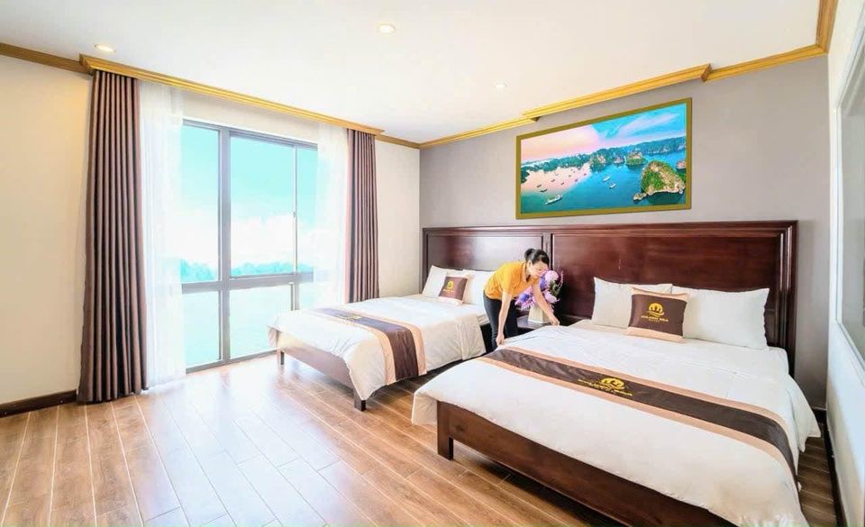 Bán Khách Sạn 8 tầng View Biển 45 Phòng KD, Gần Bãi Tắm Cột 8, Hồng Hà, Tp. Hạ Long