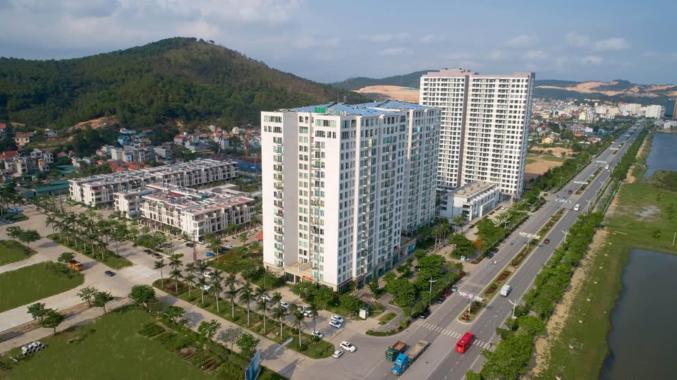 Do chuyển định cư không sử dụng nên cần bán căn hộ 3Pn 96m2 View Biển trung tâm Bãi Cháy, Hạ Long.