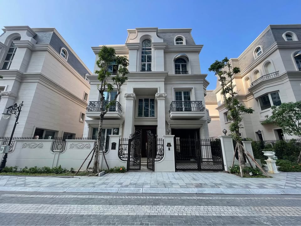 Biệt thự 255m2 The Sapphire Mansions mặt đường bao biển đường Trần Quốc Nghiễn, Bến Đoan, Hạ Long .