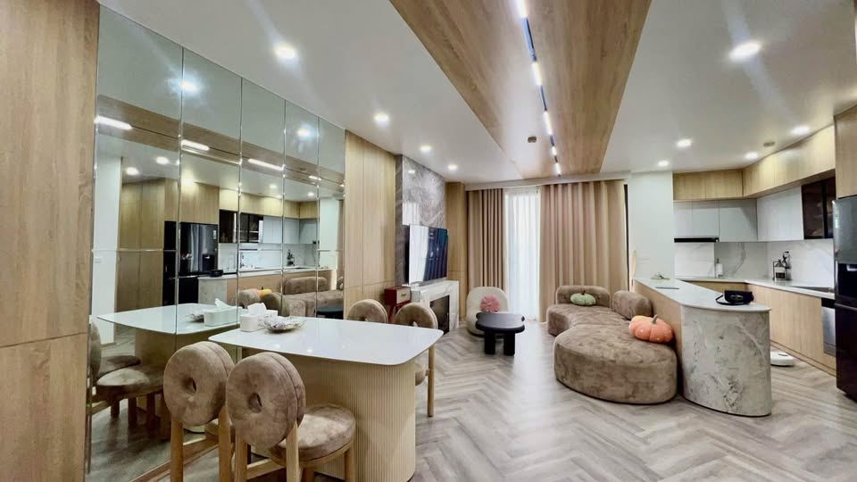 Sang nhượng căn Chung cư đông Bắc căn góc View Biển 3Pn 100m2, cột 3. Tp-Hạ Long