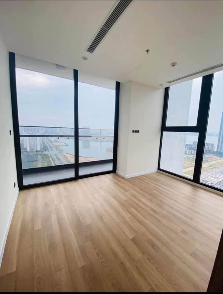 Bán CĂN HỘ CAO CẤP Studios 33,9m2 mã 08 Vip VIEW BIỂN Vinpearl tại chung cư ICON40 HẠ LONG - Giá cực tốt