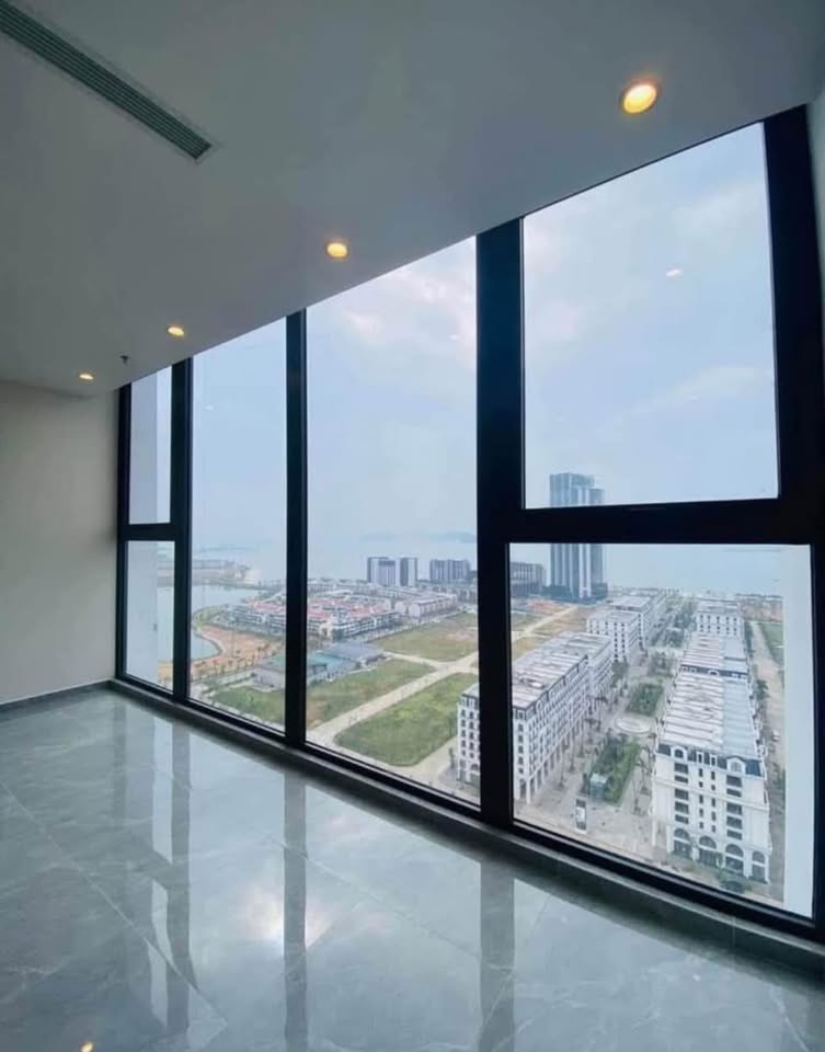 Bán CĂN HỘ CAO CẤP Studios 33,9m2 mã 08 Vip VIEW BIỂN Vinpearl tại chung cư ICON40 HẠ LONG - Giá cực tốt