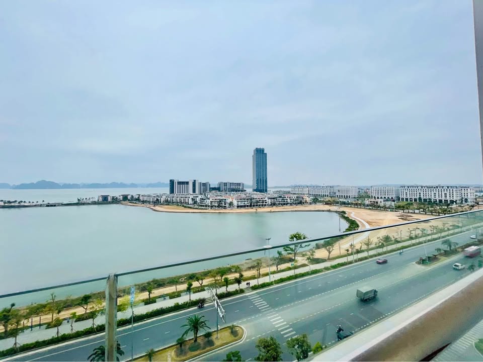 Bán căn hộ Green Bay Towers, Chung cư Bim 17 tầng, View Biển Hạ Long, 2,35 tỷ, 76m2, 2PN, 2WC