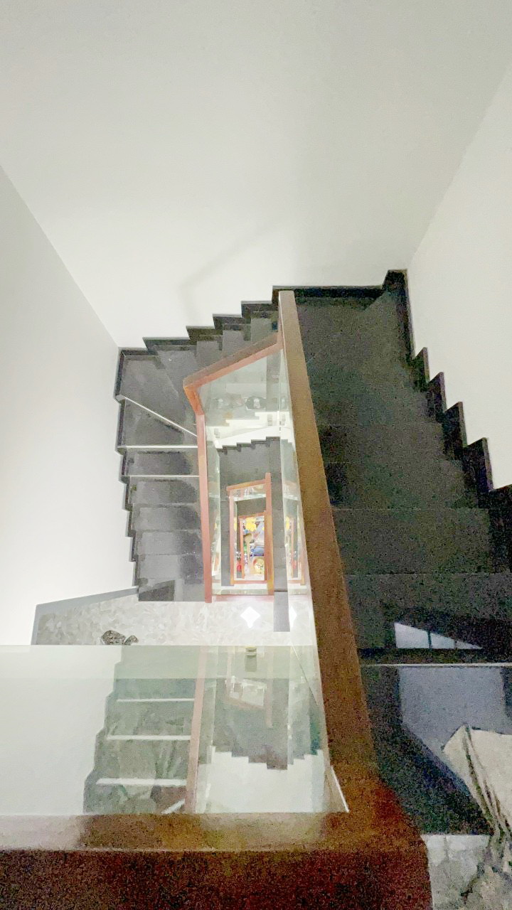 Bán nhà đẹp 3 lầu hẻm xe hơi gần MT đường Trần Bình Trọng P.1 Quận 10