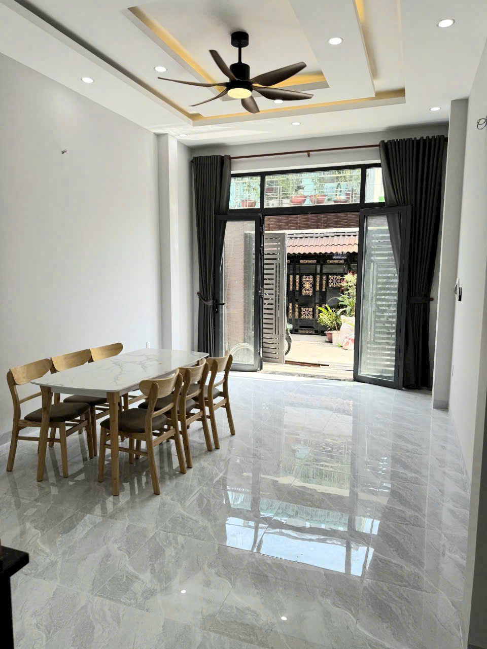 Nhà hẻm Liên Khu 5-6, Bình Hưng Hòa B dt 64m2 3 lầu 4pn 3wc giá 6 tỷ