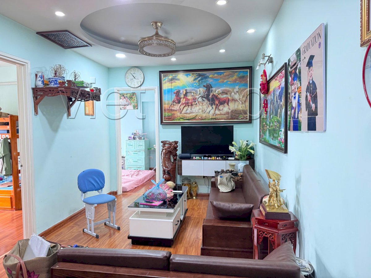 Bán gấp căn hộ tầng trung view văn quán, 2pn 2wc, nhà đẹp, SDU trần phú, hà đông