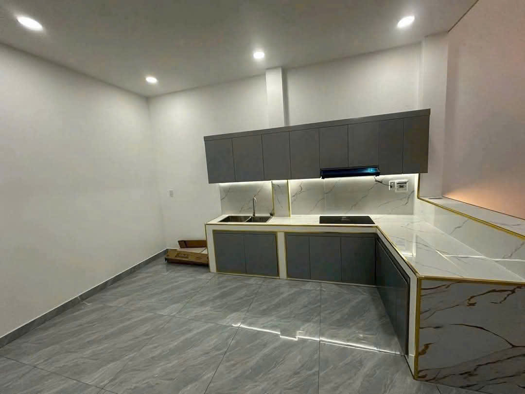 Nhà đẹp khu phố 4, thị trấn Đức Hòa dt 92m2 1 lầu 3pn 2wc giá 2,05 tỷ