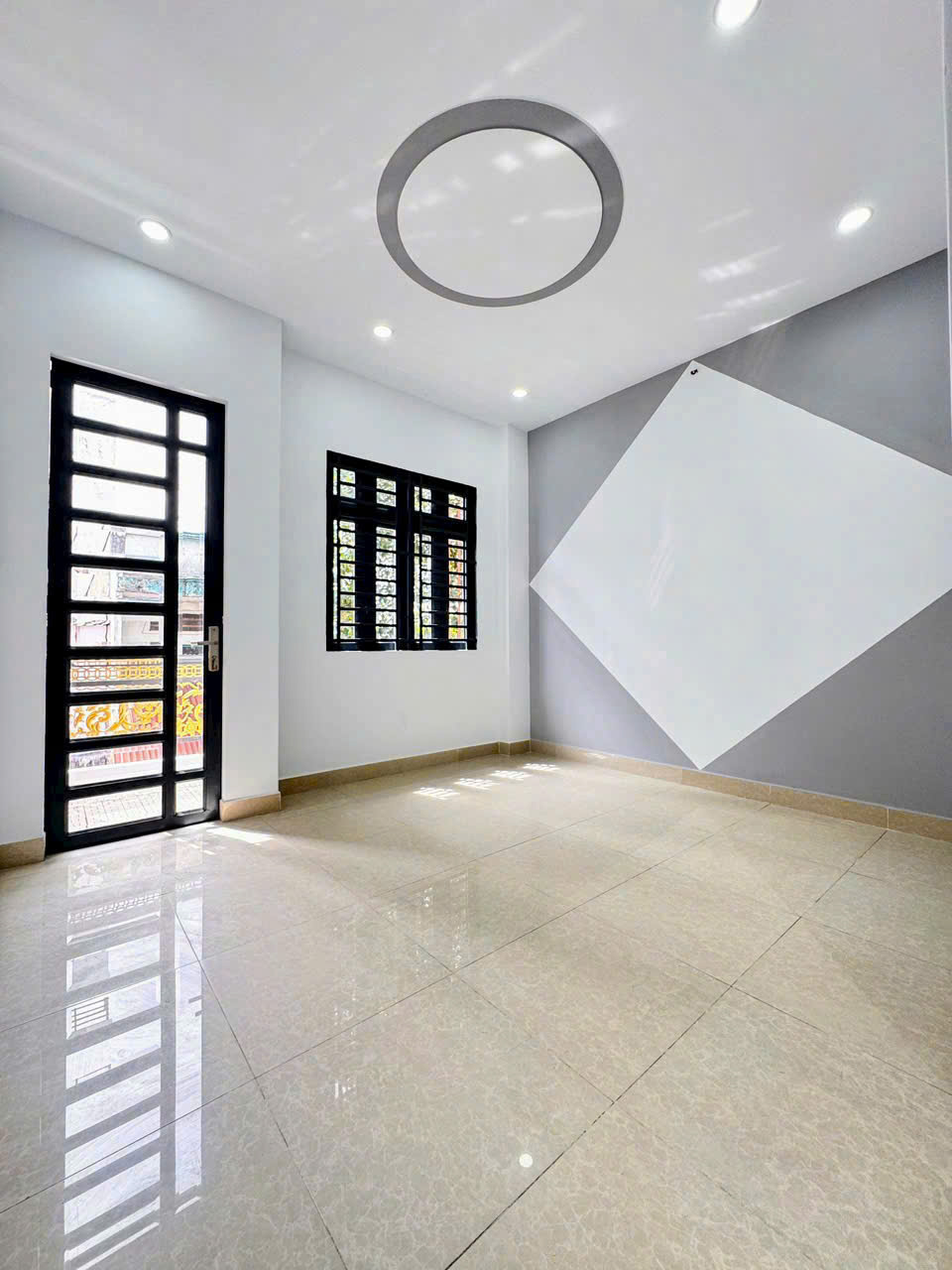 Nhà mới đ/c hẻm Trương Phước Phan , Bình Trị Đông dt 40m2 1 lầu 2pn 2wc giá 4,25 tỷ
