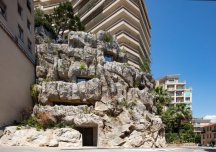 Độc đáo căn biệt thự trong lòng đá ở Monaco