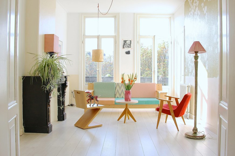 Thiết kế phòng khách cân bằng giữa màu pastel và những khoảng trắng.
