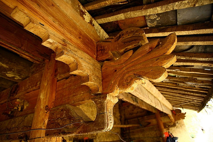 Mái của ngôi nhà người Mông