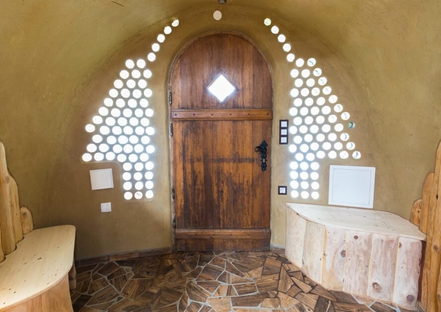 cửa gỗ hình vòm