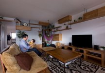 Không gian ấm áp trong căn hộ 85m2 của gia đình trẻ Nhật Bản
