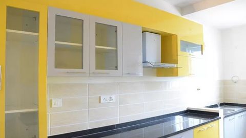 phòng bếp màu vàng