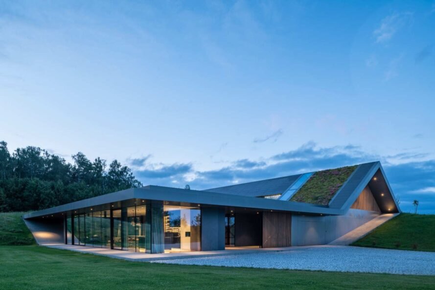 Nhà mái cỏ phủ xanh 