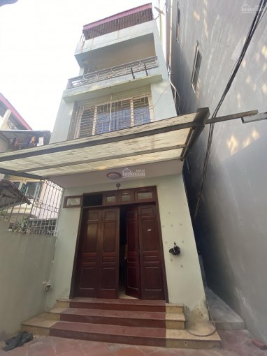 Chính chủ cho thuê nhà riêng tại Nguyễn Văn Cừ, 4 PN không đồ, có thể vào ở ngay