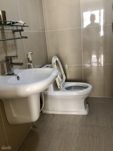 Chuyển nhà cần bán căn hộ 90.2 m2 (A2 - Mặt sông, 2 phòng ngủ + 2 toilet)