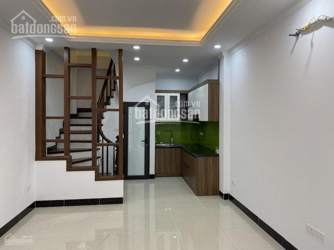 Cho thuê nhà ngõ 218 Lạc Long Quân, Tây Hồ, Hà Nội