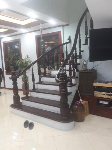 Nhà mới nguyên căn Hoàng Cầu 60m2 - 3 ngủ - 3 tầng 15 tr/tháng (0964136638)