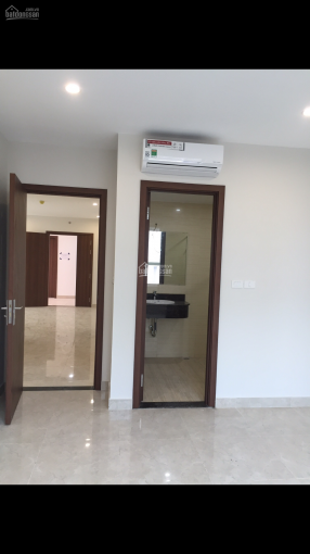 Chính chủ cần bán gấp 2 căn góc tòa B (căn 20, 01) tầng 18 giá rẻ view đẹp thoáng mát LH 0975322959