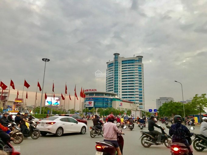 Cho thuê tòa nhà 3 tầng Phố Lê Hồng Phong, đoạn đầu gần nhiều trụ sở ngân hàng, Big C, Parkson
