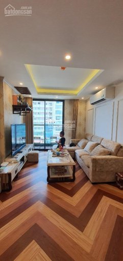 Bán căn hộ cao cấp Cầu Giấy Center Point. DT 76m2 tặng nội thất 500tr, giá 3 tỷ, 0982766564