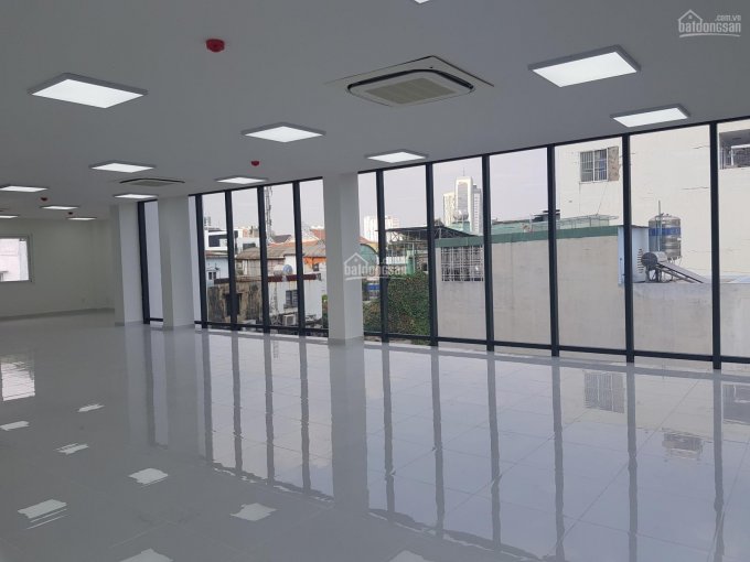Cho thuê tòa nhà văn phòng đường Phan Văn Trị diện tích 8x25m, 1 trệt 5 lầu