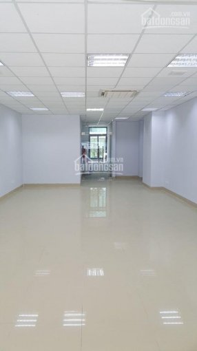 Cho thuê văn phòng chuyên nghiệp thông sàn vuông vắn phố Trần Bình. DT 80m2