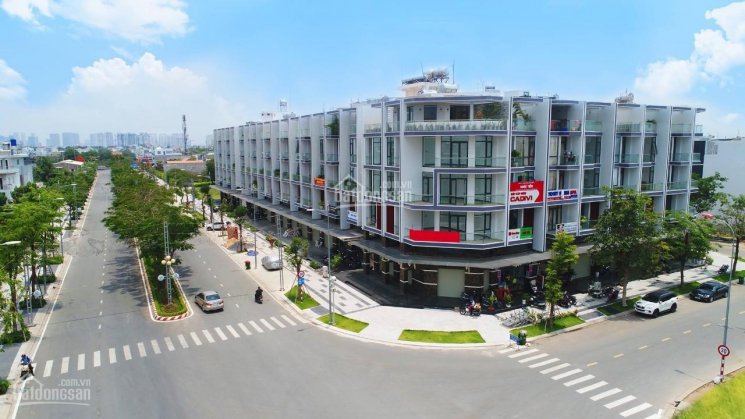 Cho thuê căn góc mặt tiền Nguyễn Thị Nhung rất rộng 14x17m Vạn Phúc Thủ Đức, chỉ 90 triệu/th